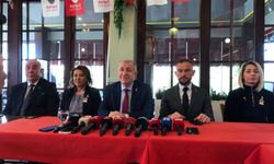 Ümit Özdağ’dan Eskişehir’de sert açıklamalar: “Devleti terör örgütüne teslim edemezsiniz”