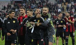 Es-Es'in kalesi gole kapalı