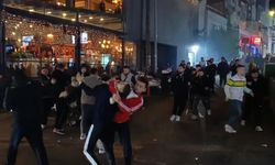 Birbirine giren taraftarlar mahalleyi savaş alanına çevirdi: 5 yaralı