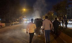 Seyir halindeki otomobil alev aldı