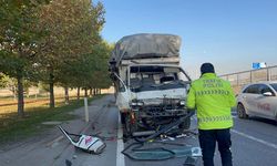 Eskişehir Çevre yYolunda feci kaza: Kamyonete arkadan çarptı, araçta sıkıştı!