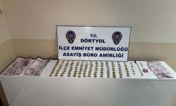 Çaldıkları altın dolu keseyi toprağa sakladılar