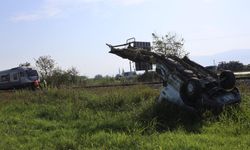 Aydın tren faciası: Kamyonet paramparça oldu