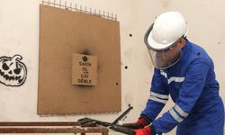 Eskişehir’de açılan ’stres evi’ne girenler eşyaları kırıp rahatlıyor