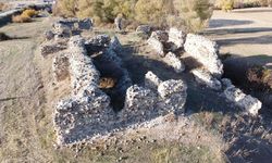 Asırlara meydan okuyan han, restore edilmeyi bekliyor