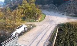 Çocuğun kullandığı otomobil köprüden çaya uçtu!