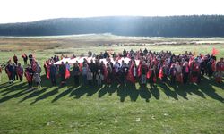 Yüzlerce kişi Atatürk için yürüdü