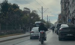 Eskişehir’de pes dedirten görüntü: Kasksız, plakasız motosikletin gürültülü egzozu rahatsız etti!