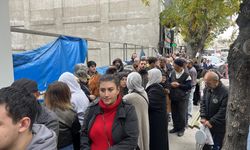 Eskişehir'de yüzlerce metrelik TOKİ kuyruğu