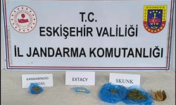Eskişehir’de jandarma şüphelenip aradı, araçtan uyuşturucu madde çıktı