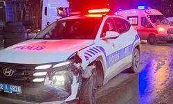 Kaçan sürücü polis aracına çarptı: 2 yaralı