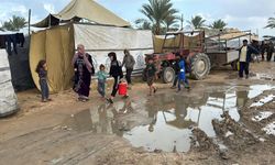Gazze'de etkili olan şiddetli yağış, mevcut insani krizi daha da derinleştiriyor