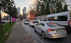 Okulların açılmasıyla İstanbul'da trafik yoğunluğu yaşandı