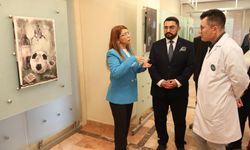 ESOGÜ'de bağımlılık temalı karikatür sergisi açıldı