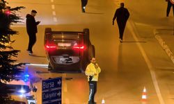 Kaza yapan araç takla attı: 2 yaralı