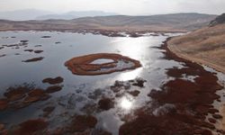 Keşiş Gölü'nde su seviyesi endişe veriyor
