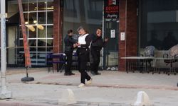 Tabancayla intihar girişiminde bulunan kadını polis son anda engelledi