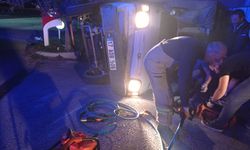 Kamyon ile kamyonet çarpıştı: 1 ölü, 1 yaralı