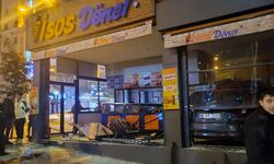 Kontrolden çıkan otomobil, yeni açılan dönerciye daldı