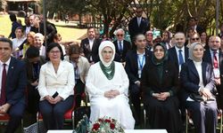 Emine Erdoğan, Güney Afrika'da Uluslararası Maarif Okulu'nu ziyaret etti