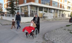 Eskişehir'de engelli öğrencinin eğitim mücadelesi: “Okulumuza asansör yapılsın”