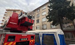 Dairedeki kombi patladı: 1 yaralı