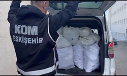 Eskişehir girişinde ‘Arızalı Araç’ numarası: Çekicide 480 tabanca ve binlerce silah parçası ele geçirildi