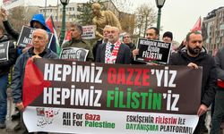 Eskişehir’de yağmur altında Filistin dayanışma eylemi