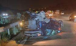 Otoyolu'nda otomobil bariyerlere çarptı: 1 ölü