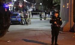 Adliye çıkışında silahlı saldırıya uğrayan 2 kişi ağır yaralandı