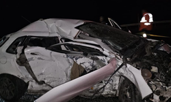 İki otomobil çarpıştı: Ölü ve yaralılar var