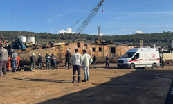 Üzerine parça düşen işçi hayatını kaybetti