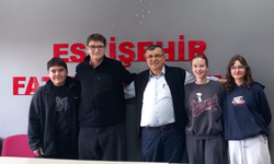 Ebeveynlerinden sonra çocuklarını da okutuyor