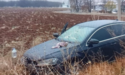 Kontrolden çıkan otomobil tarlaya girdi: 4 yaralı