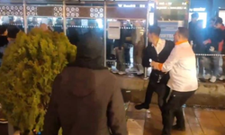 Eskişehir'de iki grubun kavgasını ayırmaya gelen esnaf da kavgaya dahil oldu: 1 yaralı