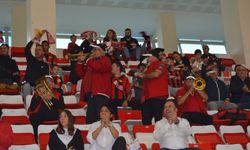 Bando Es Es coşturdu