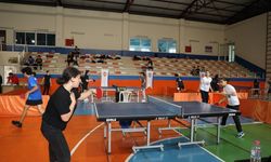 Masa Tenisinde anlamlı müsabaka