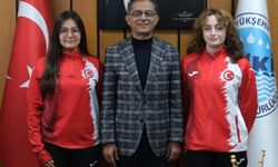Eskişehirli Milli Yüzücülerden Deaflympics Öncesi Moral Ziyareti