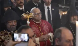 Papa, Apostolik Katedrali'ni ziyaret etti