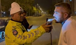 Alkollü sürücüden polise: "Ehliyetimi alma kemerden ceza yaz"