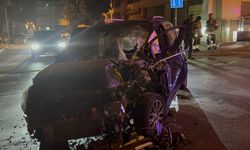 Bayrampaşa’da otobüs ile otomobil kafa kafaya çarptı: 3 yaralı