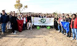 Anadolu Üniversitesi öğrencileri 'Yunus’un Fidanları'nı toprakla buluşturdu