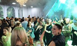 Balkan Türkleri gecede coştu