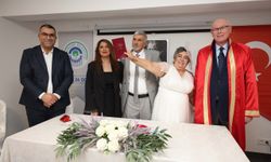 Eskişehir'de yaşlı bakım merkezinde ikinci bahar:  Ahmet Amca ile Eriman Teyze evlendi!