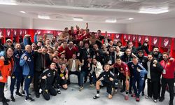 Soyunma odasında büyük mutluluk