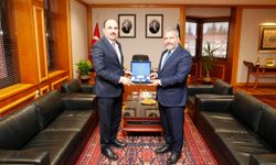 Konya Büyükşehir Belediye Başkanı Altay, Anadolu Üniversitesi Rektörü Adıgüzel’i ziyaret etti