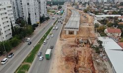 Köprülü kavşağı durduran pide fırını yıkıldı