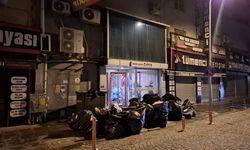 Her akşam aynı manzara: Eskişehir çarşısı çöplüğe dönüyor