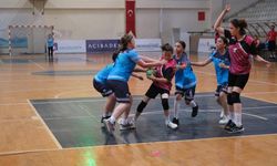 Hentbolda Yıldızlar hız kesmiyor