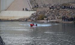 Nehre düşen terliğini almak isterken akıntıya kapılan çocuğun cansız bedeni bulundu